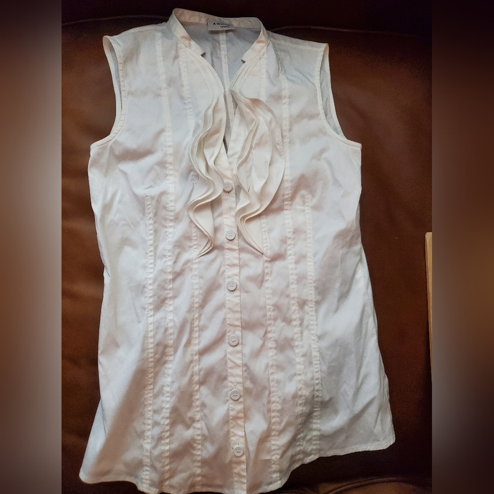 AKRIS PUNTO White Bib RUFFLE Top Sleeveless US 2